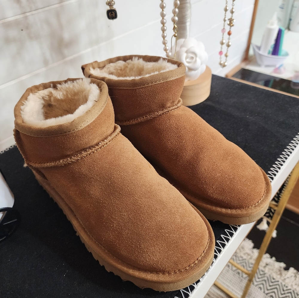 Ugg style Ugg ankle boots - Picture 9 of 10